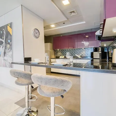 Sea Views From Living To Bedroom Perfect For Staycation, Dubai Marina By Deluxe Holiday Homes Exterior photo