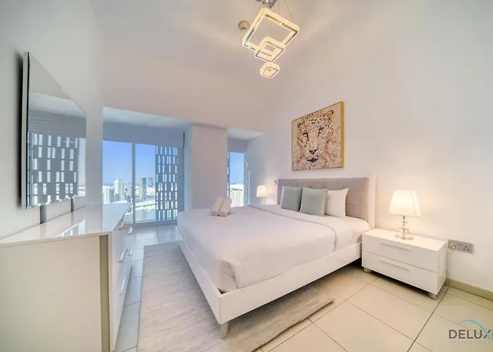Sea Views From Living To Bedroom Perfect For Staycation, Dubai Marina By Deluxe Holiday Homes